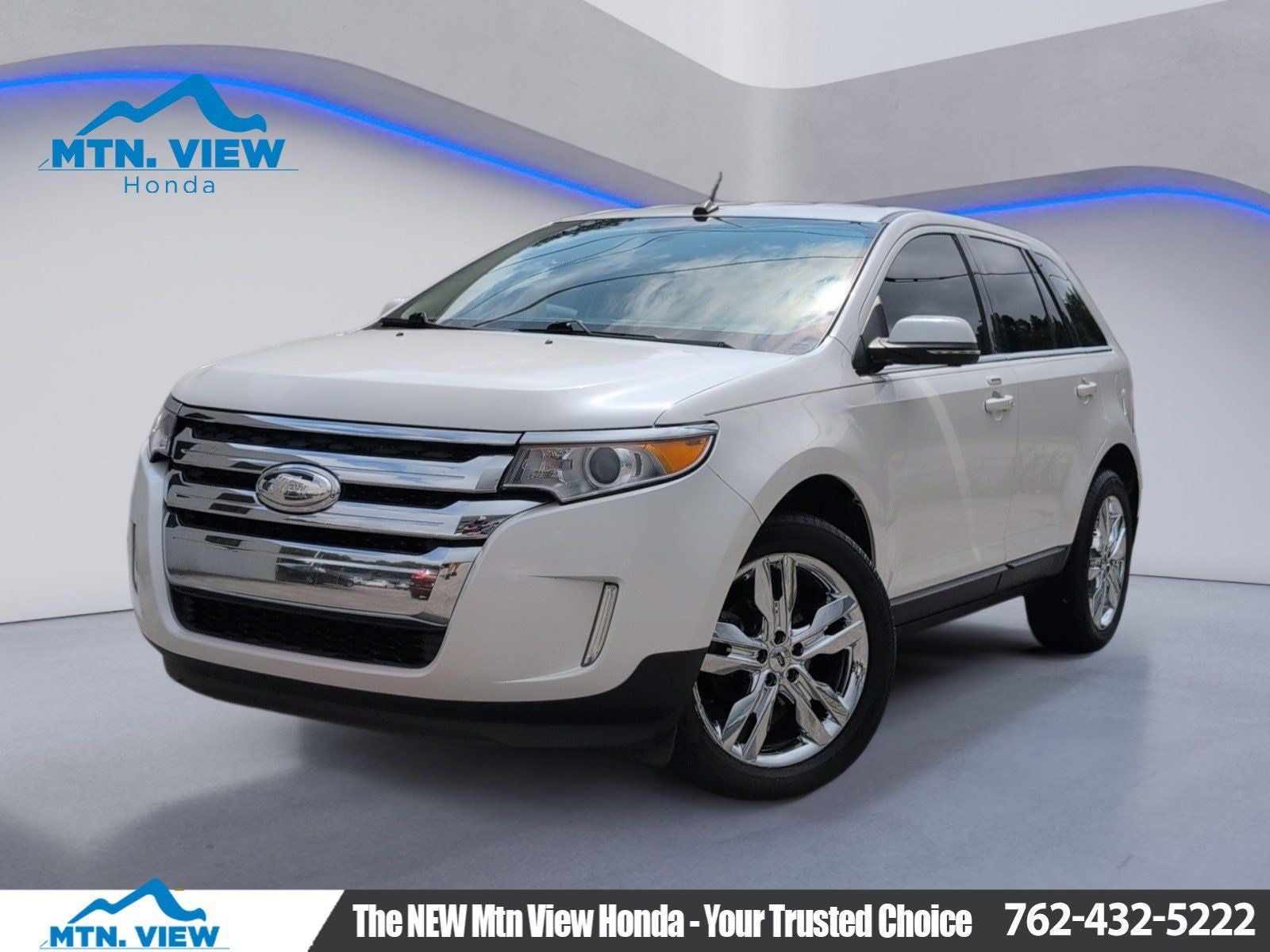 2014 Ford Edge Limited in White Platinum Clearcoat Metallic — front three-quarter view